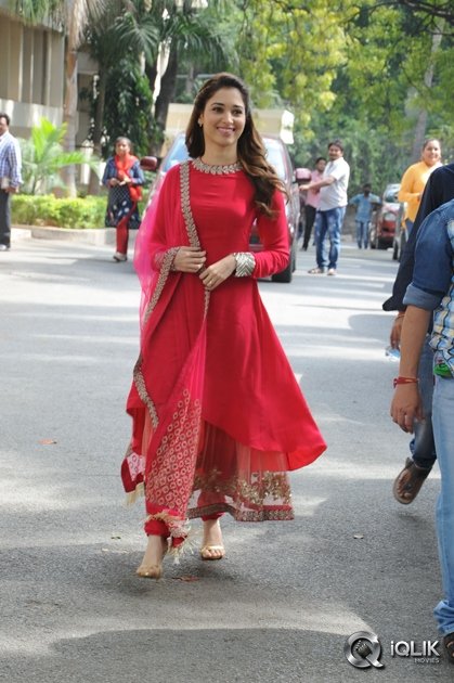 Tamannah-at-Bengal-Tiger-Movie-Press-Meet